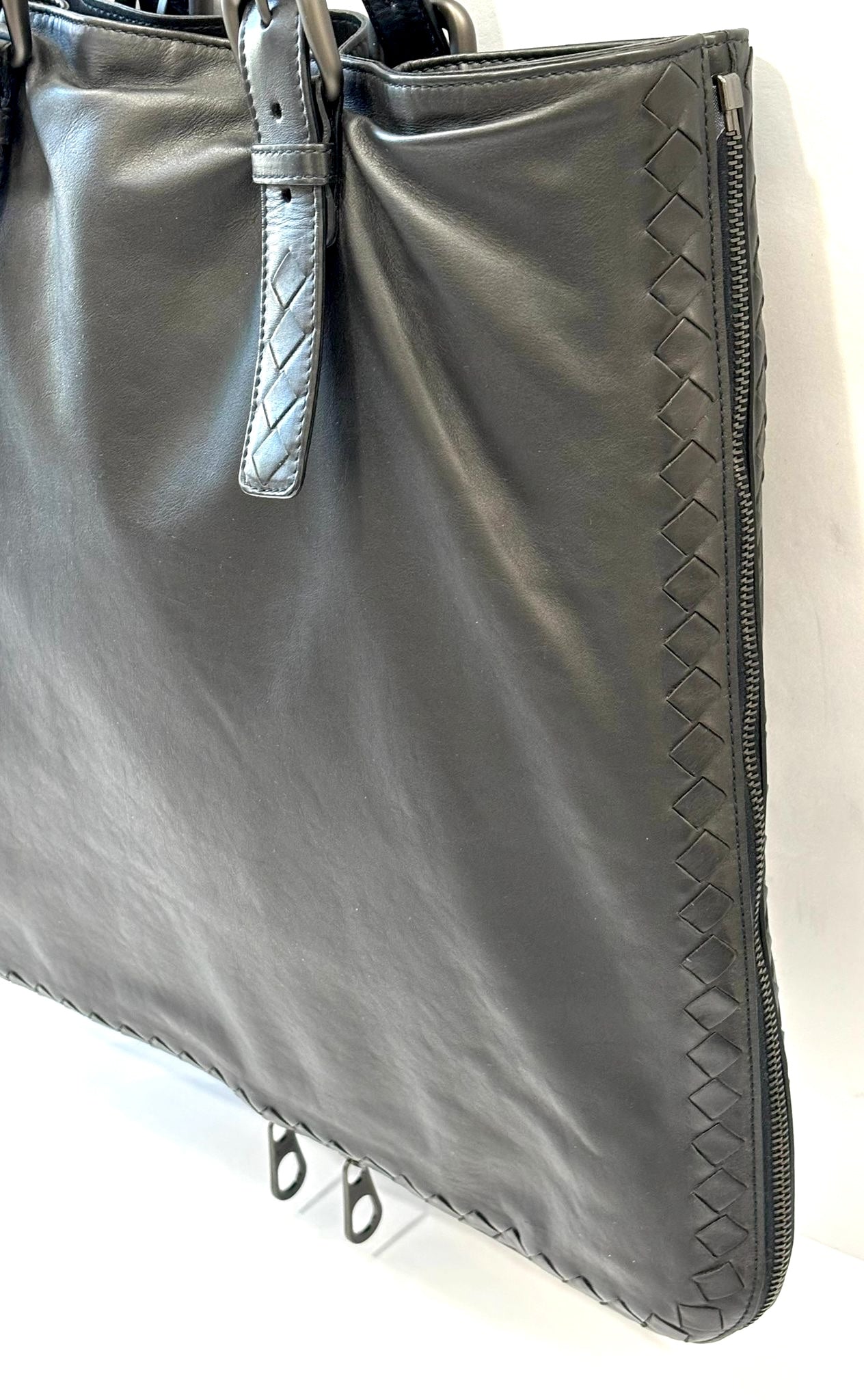 BOTTEGA VENETA INTRECCIATO LEATHER TOTE BAG