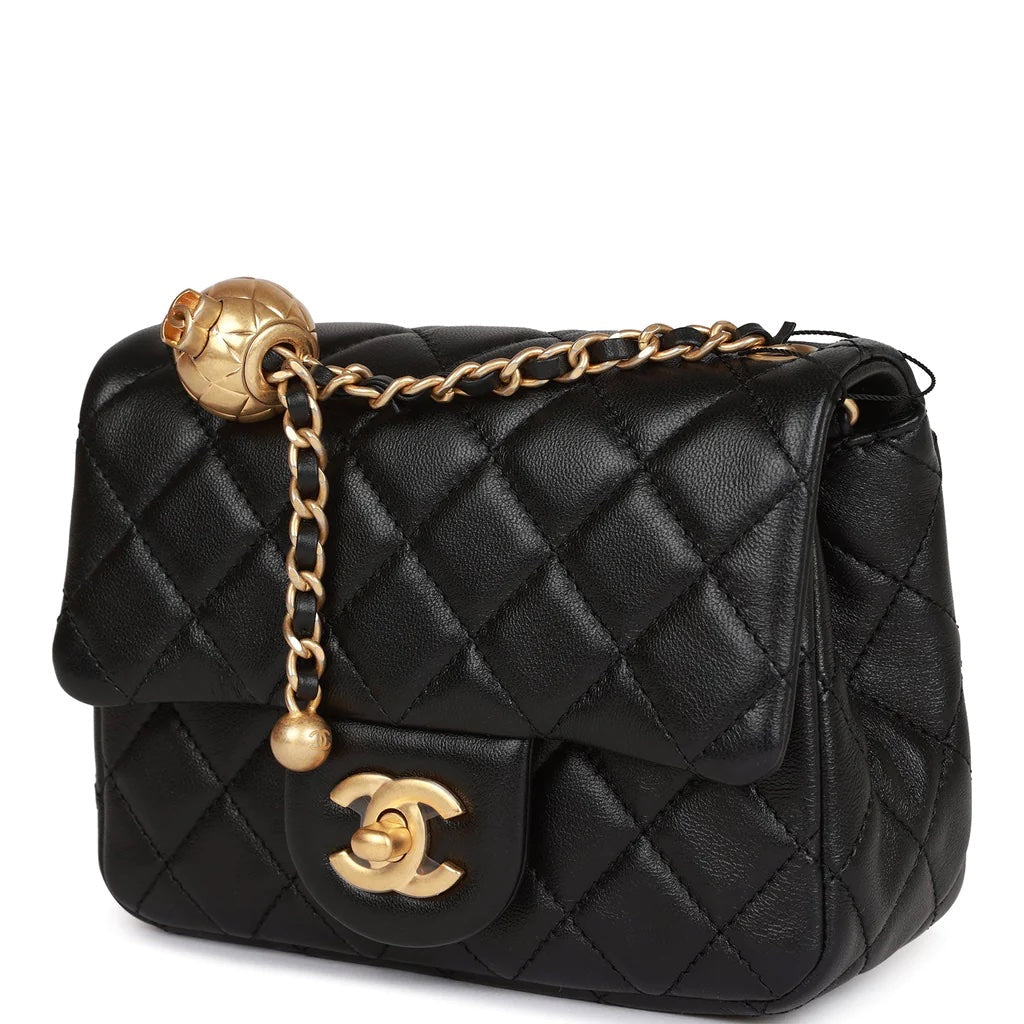 CHANEL QUILTED LAMBSKIN PEARL CRUSH CLUTCH WITH CHAIN