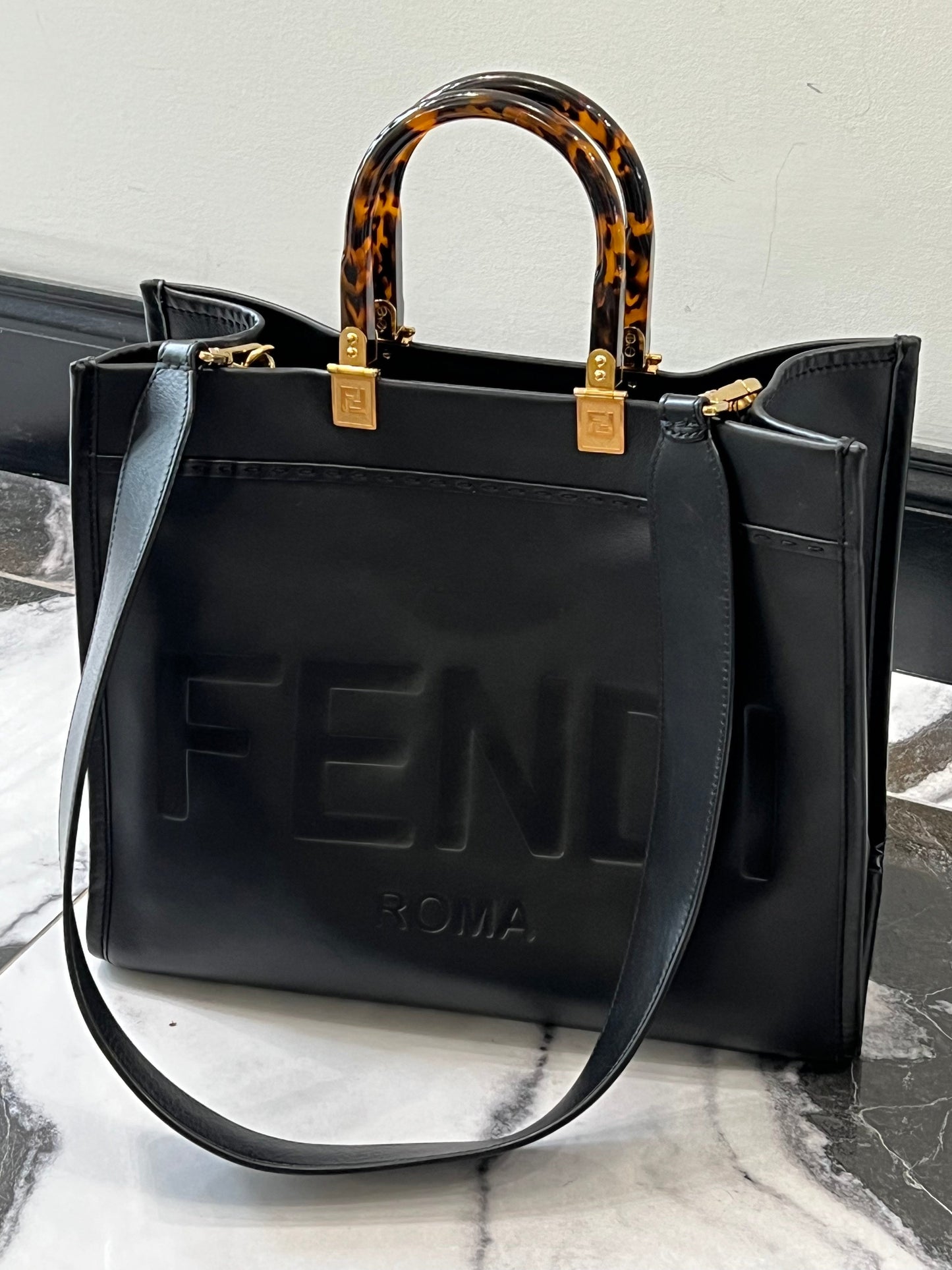 FENDI LEATHER SUNSHINE MEDIUM SHOPPER TOTE BAG
