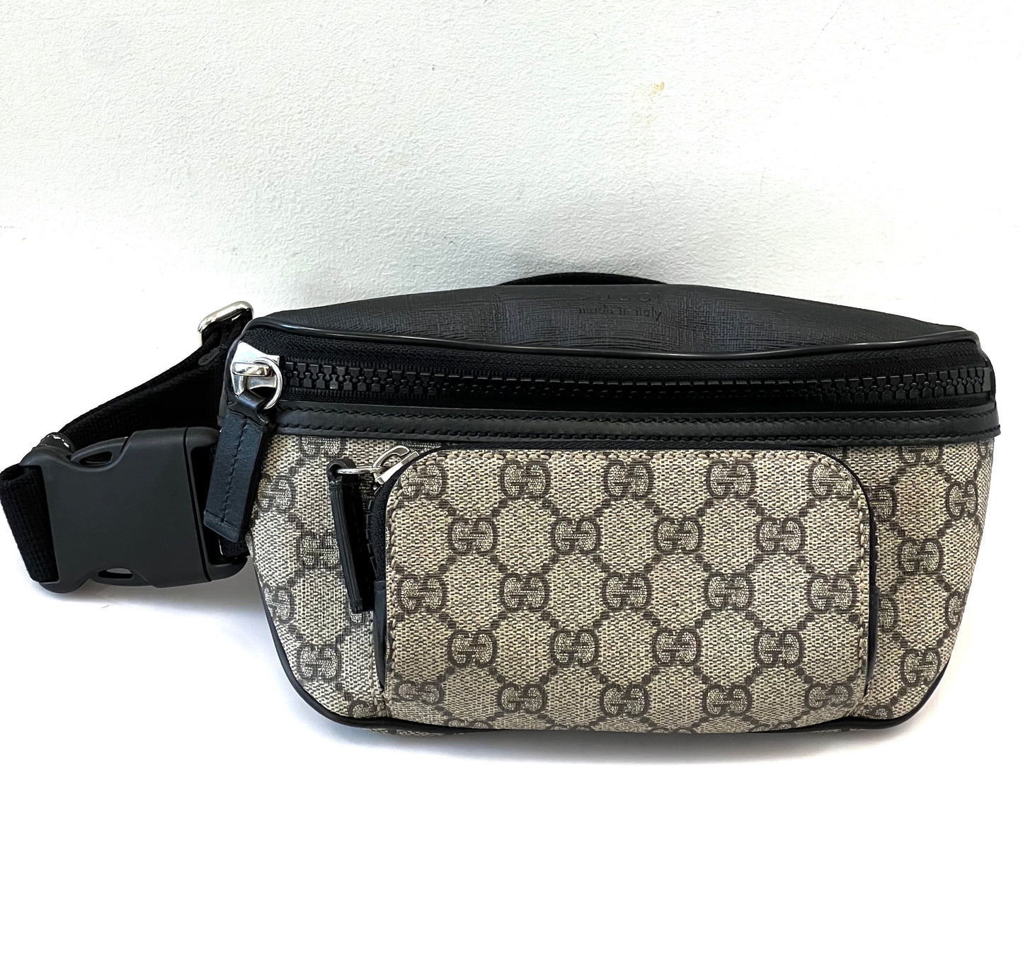 GUCCI GG SUPREME MONOGRAM BELT BAG