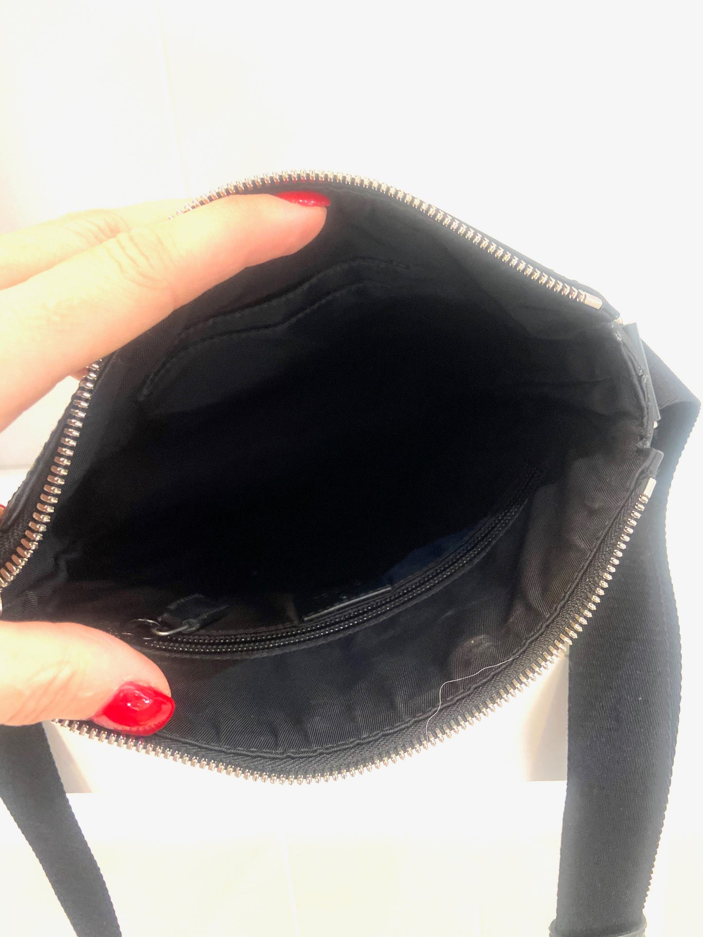 GUCCI GG SUPREME MONOGRAM WEB MESSENGER BAG