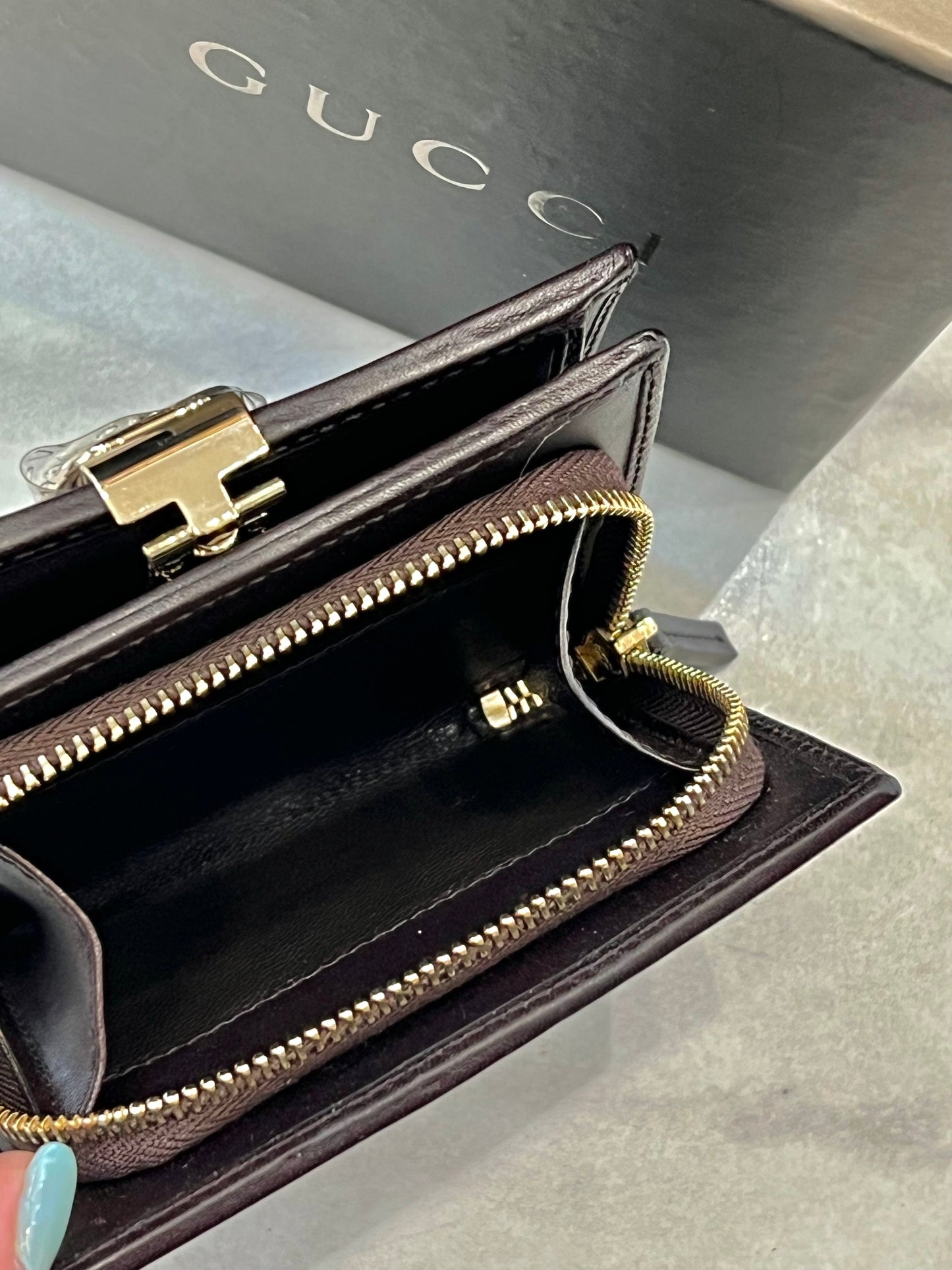 GUCCI GG LEATHER COMPACT WALLET