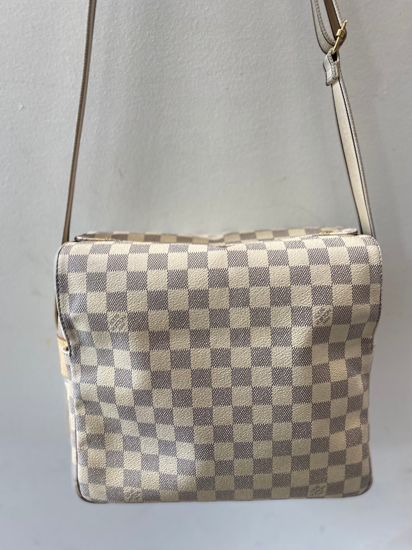 LOUIS VUITTON DAMIER AZUR NAVIGLIO MESSENGER BAG