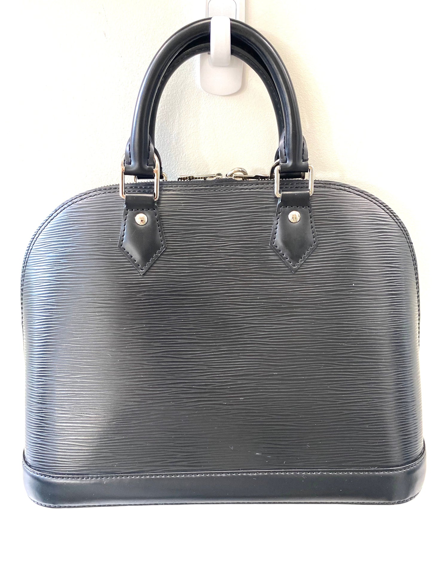 LOUIS VUITTON EPI LEATHER ALMA PM IN BLACK