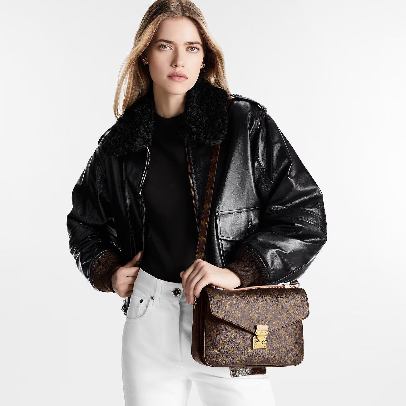 LOUIS VUITTON MONOGRAM POCHETTE MÉTIS SHOULDER BAG