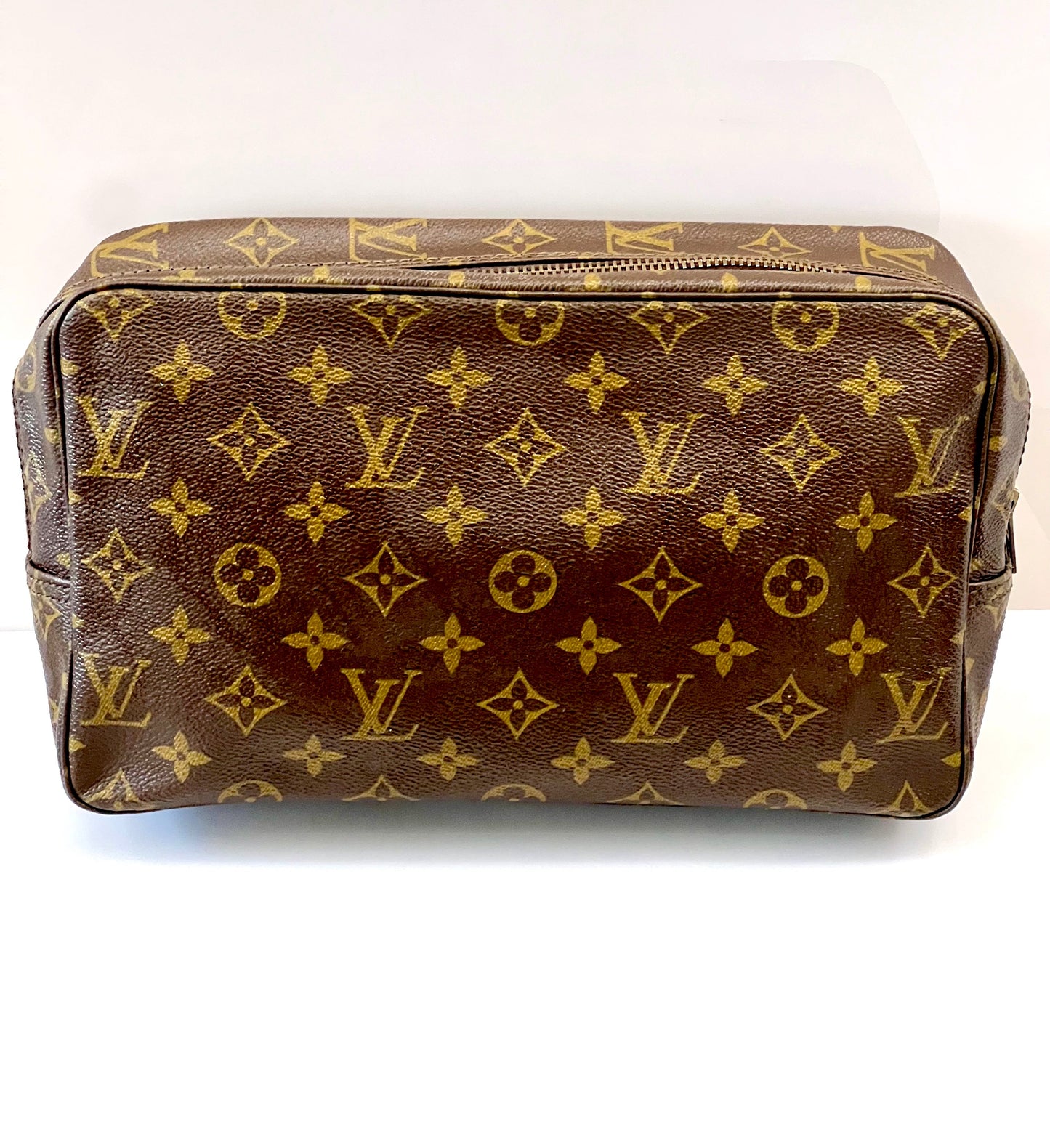 LOUIS VUITTON MONOGRAM TROUSSE DE TOILETTE 28 BAG