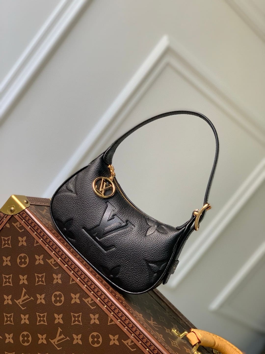 Louis Vuitton M82391 Mini Moon