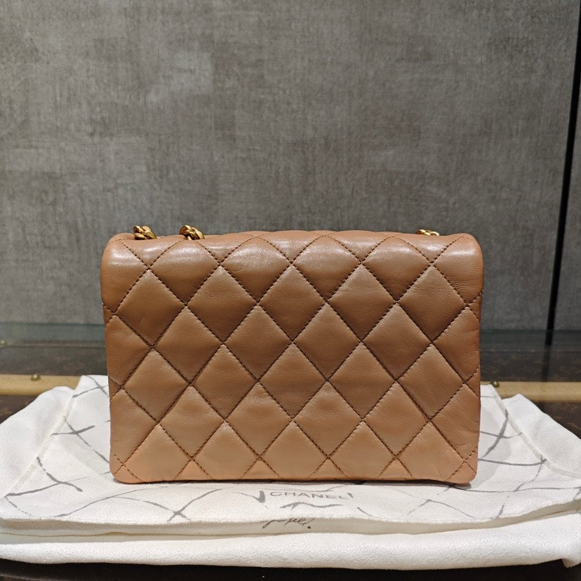 Chanel Beige Quilted Leather Chain Shoulder Bag 21x14x6cm
