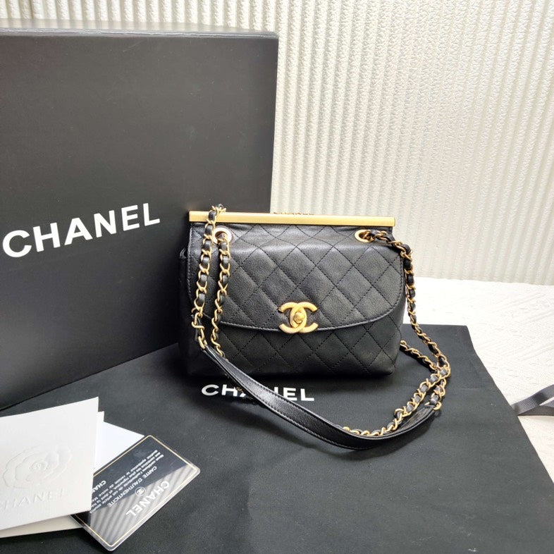 Chanel 19 Black Lambskin Shoulder Bag 2019 Fullset