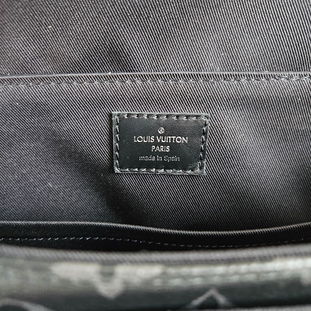 Louis Vuitton District PM Messenger Mens Bag