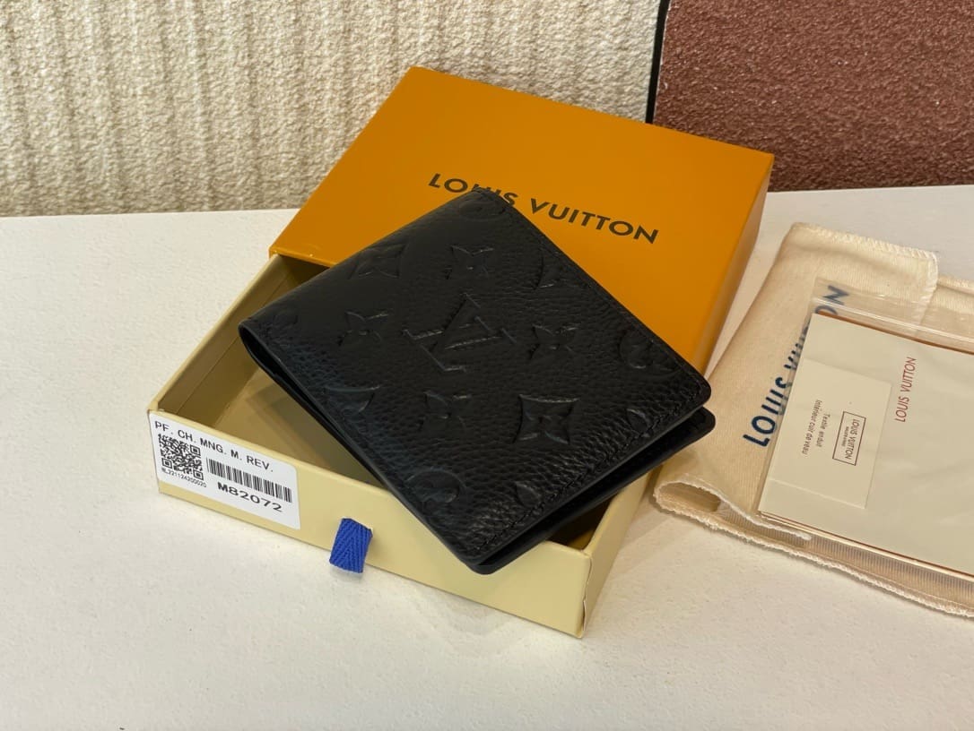 Louis Vuitton M82072 Multiple Wallet