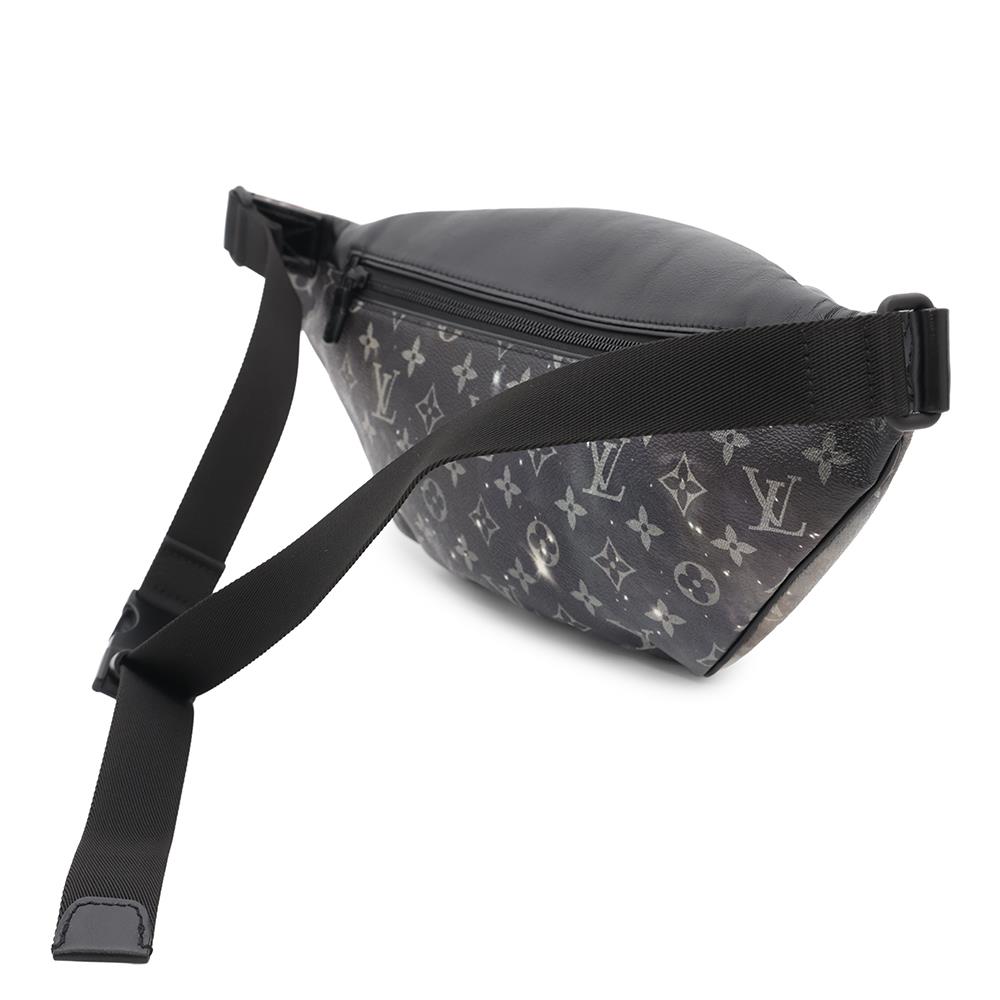 LOUIS VUITTON Discovery Bumback NoirM44444 Monogram / Galaxy