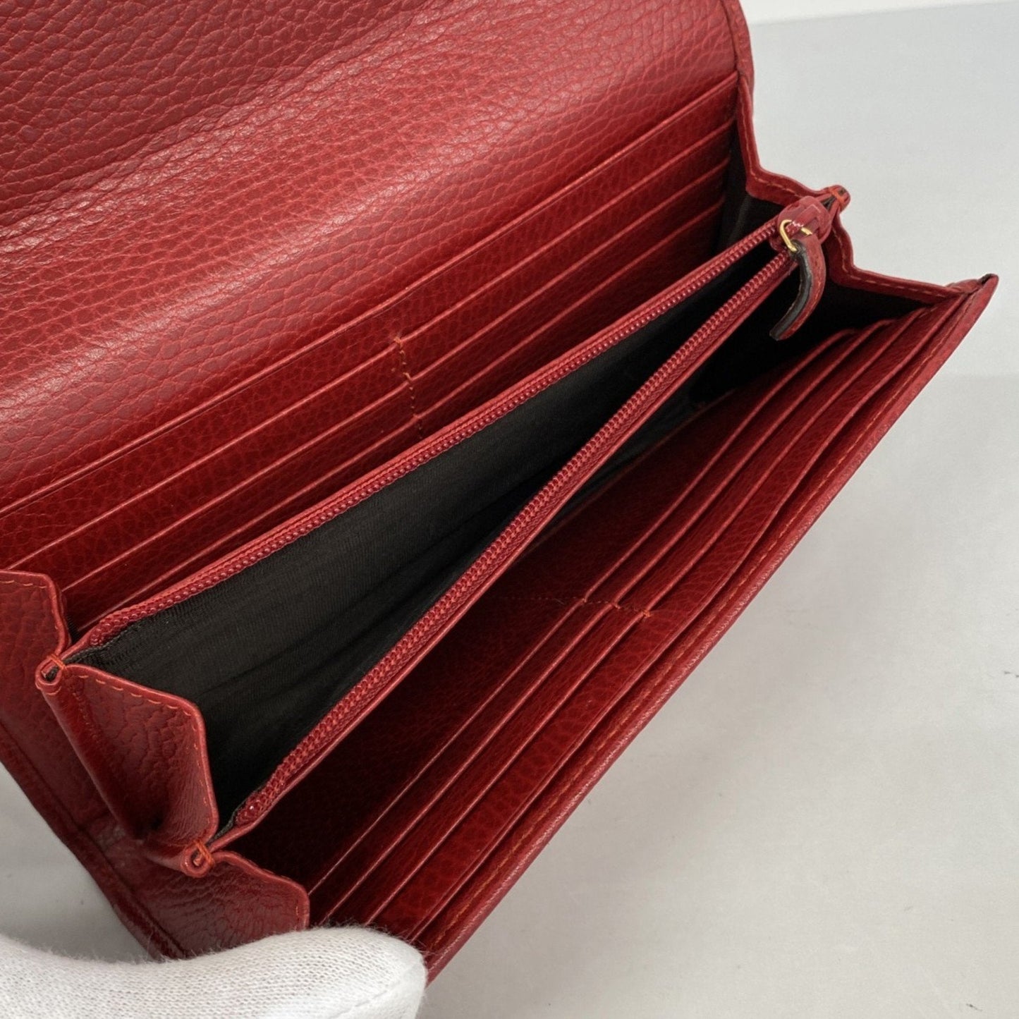 Gucci Red Color Leather Long Wallet (Bi-Fold)