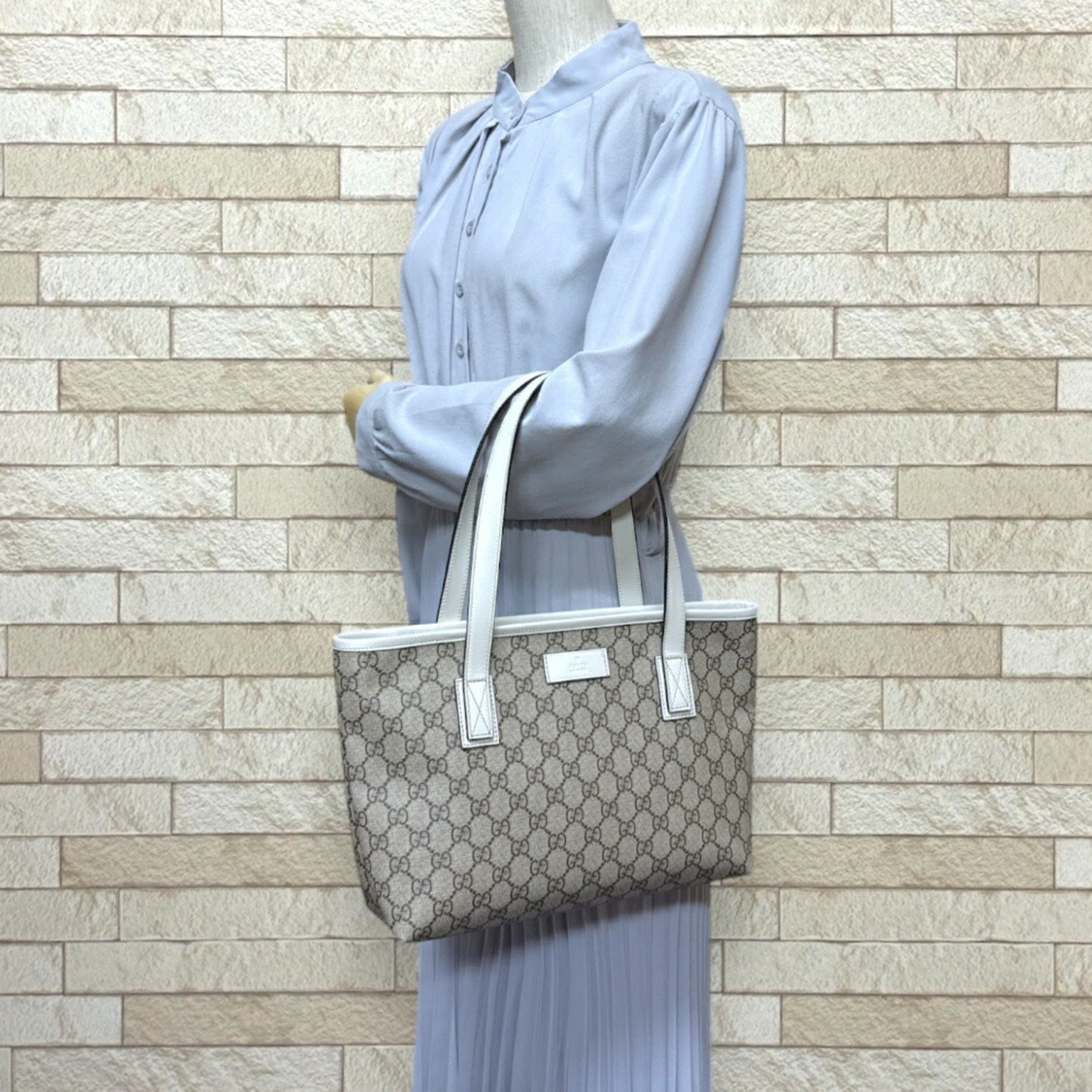 Gucci Beige White Gg Supreme Canvas Tote Bag