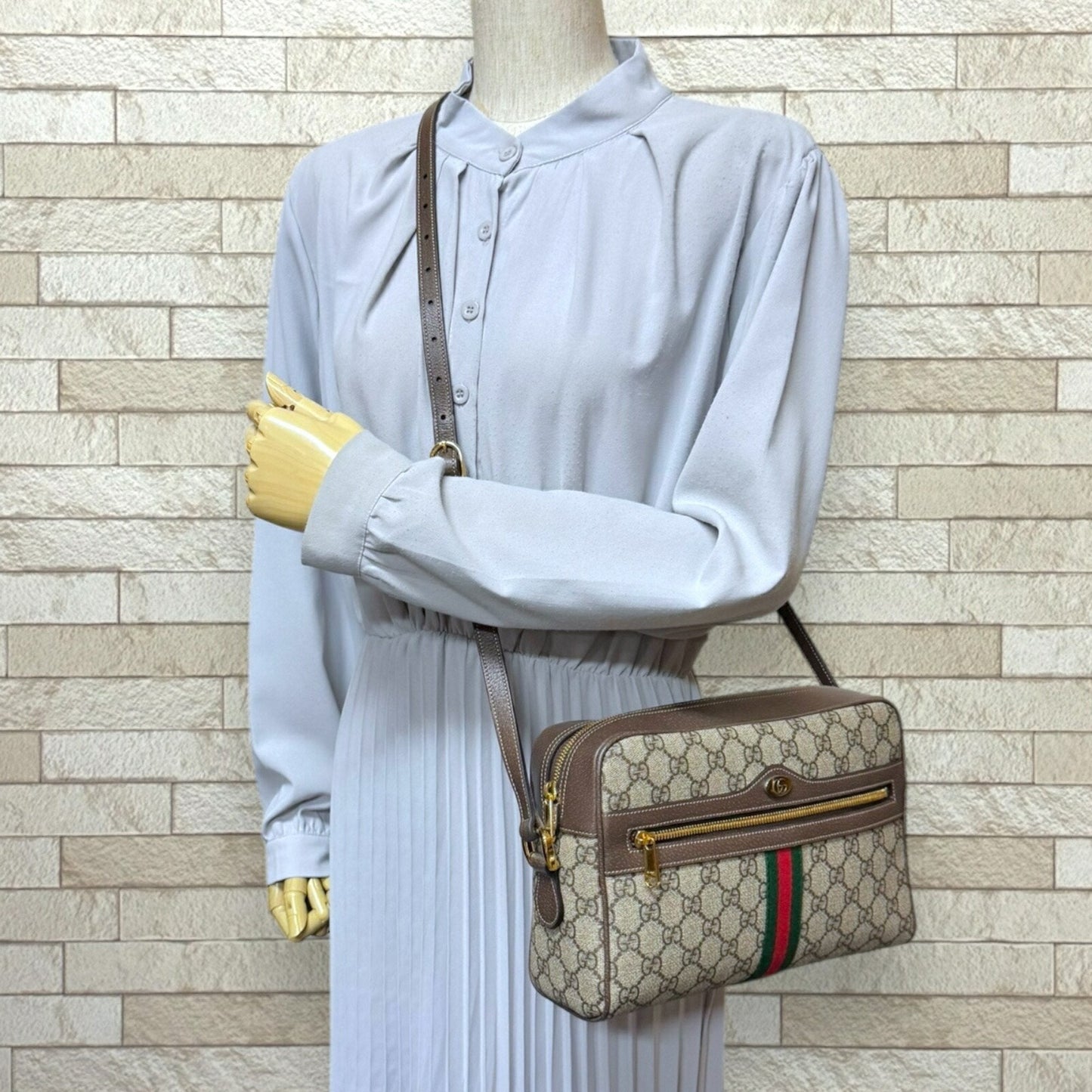 Gucci Beige Brown Gg Supreme Shoulder Bag