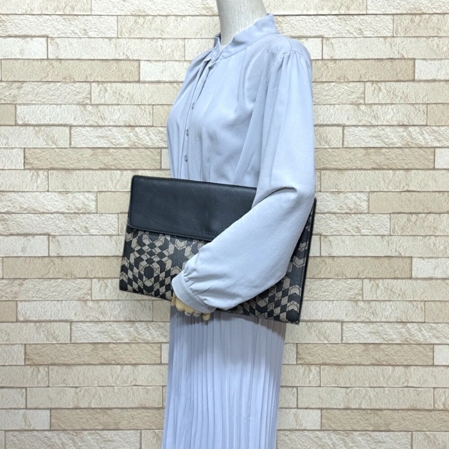 Gucci Beige Black Pvc Leather Clutch Bag