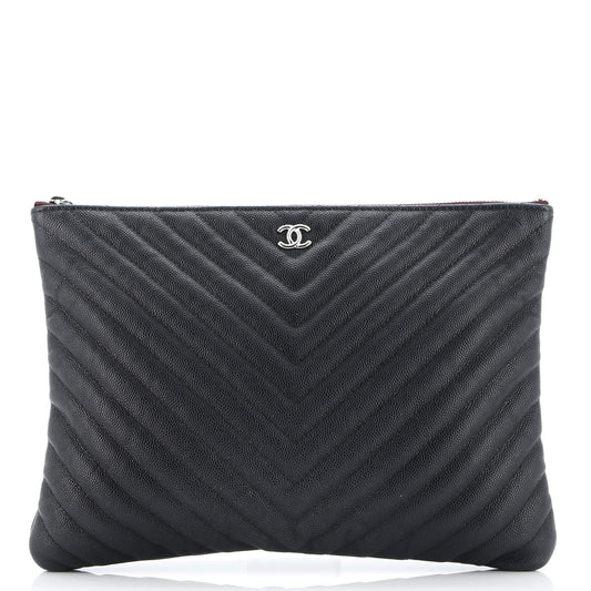 O Case Clutch Chevron Caviar Medium