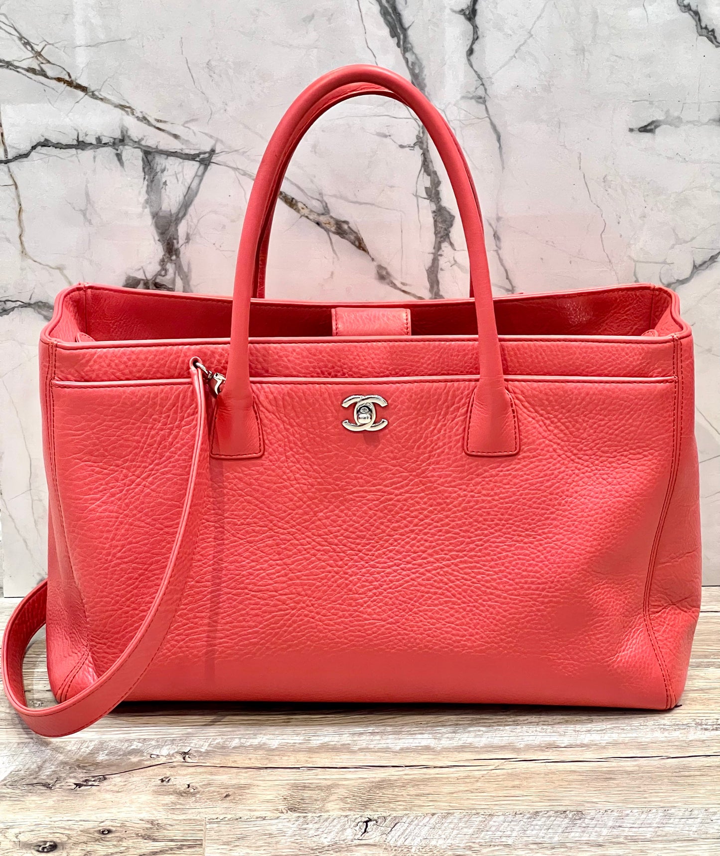 CHANEL PEBBLED LEATHER LARGE EXECUTIVE TOTE BAG WITH SHOULDER STRAP-HS