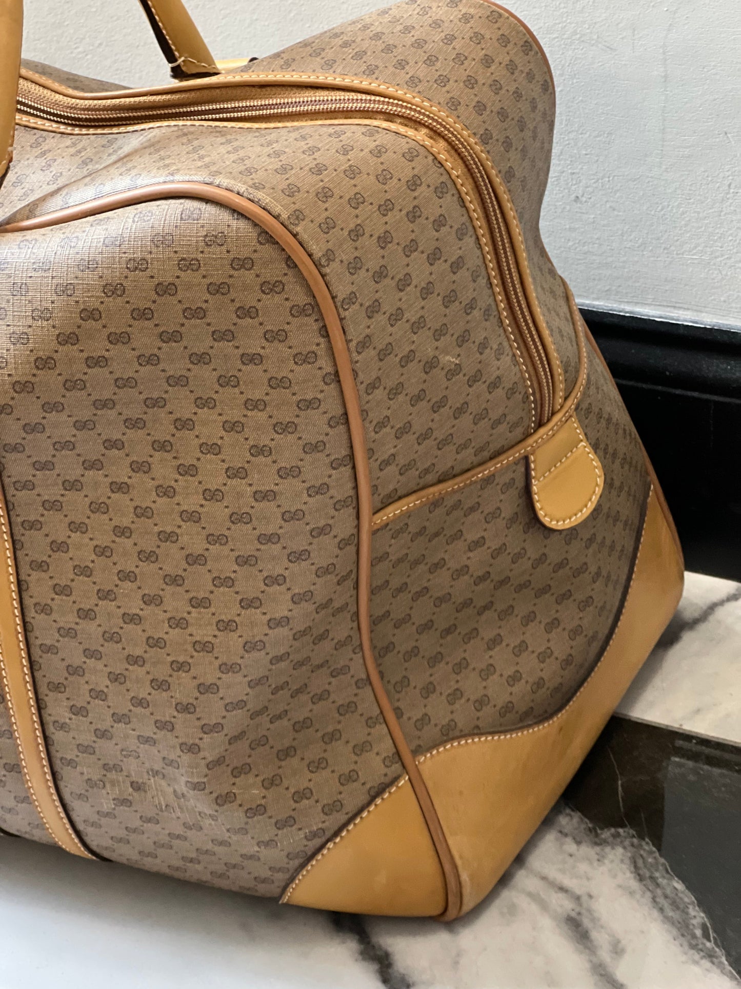 GUCCI GG VINTAGE DUFFLE BAG