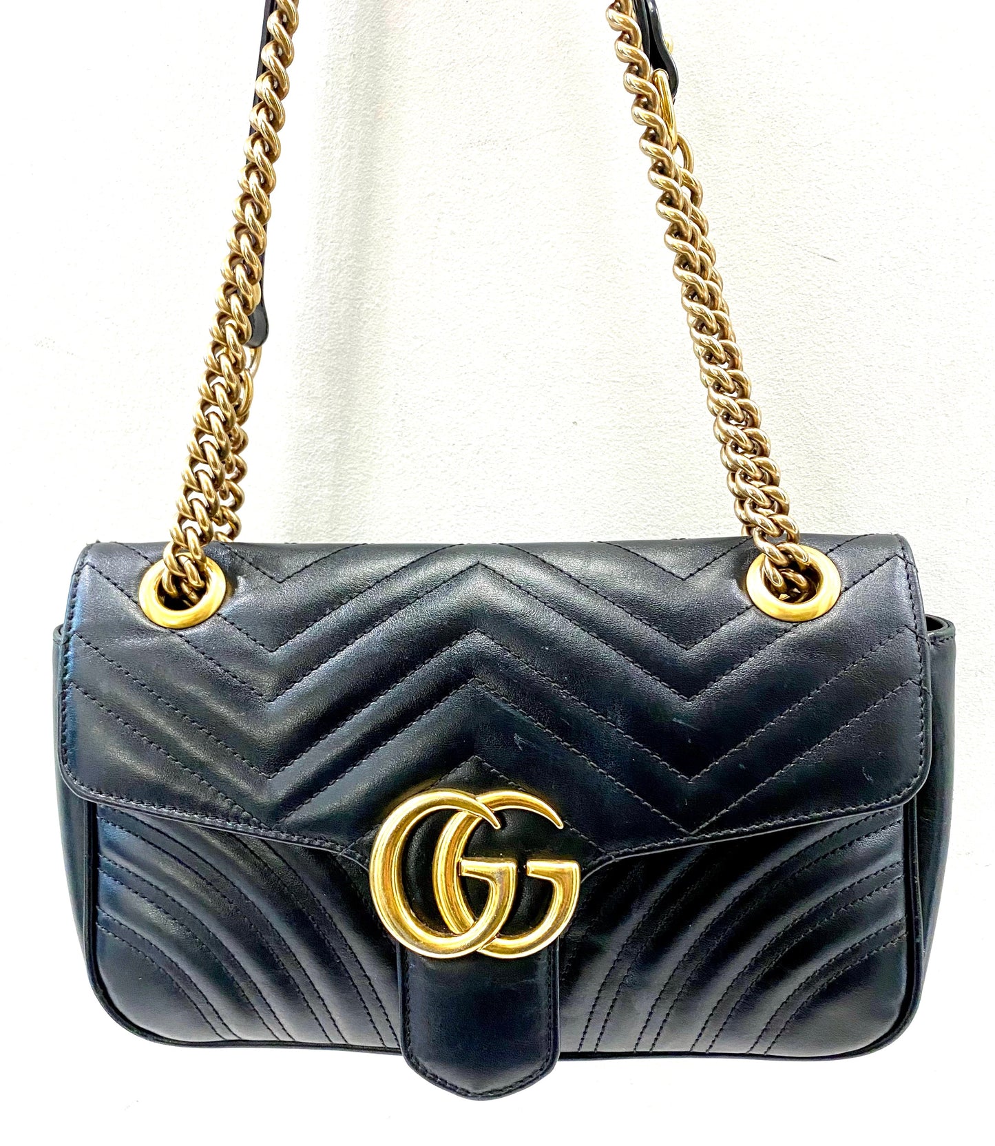 GUCCI GG MARMONT SMALL MATELASSE CALFSKIN SHOULDER BAG