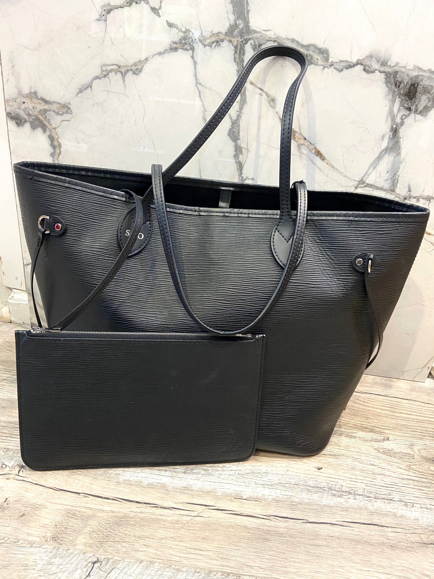 LOUIS VUITTON EPI LEATHER NEVERFULL MM WITH POCHETTE