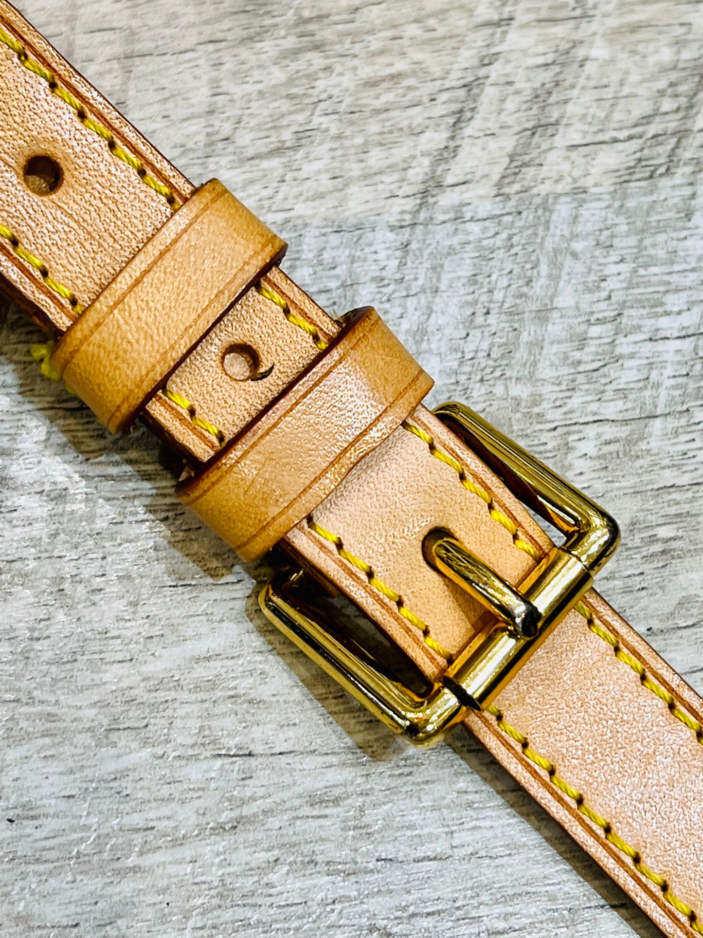 LOUIS VUITTON LEATHER SHOULDER STRAP