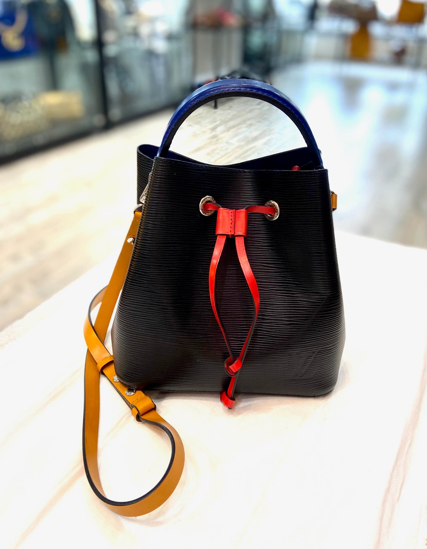 LOUIS VUITTON EPI BB NEO BAG