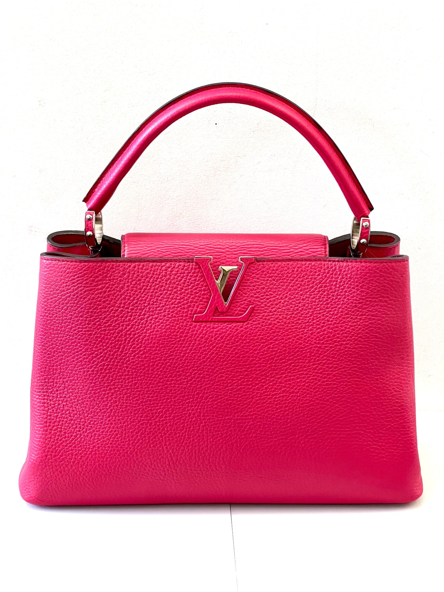 LOUIS VUITTON CAPUCINES MM LEATHER HANDBAG