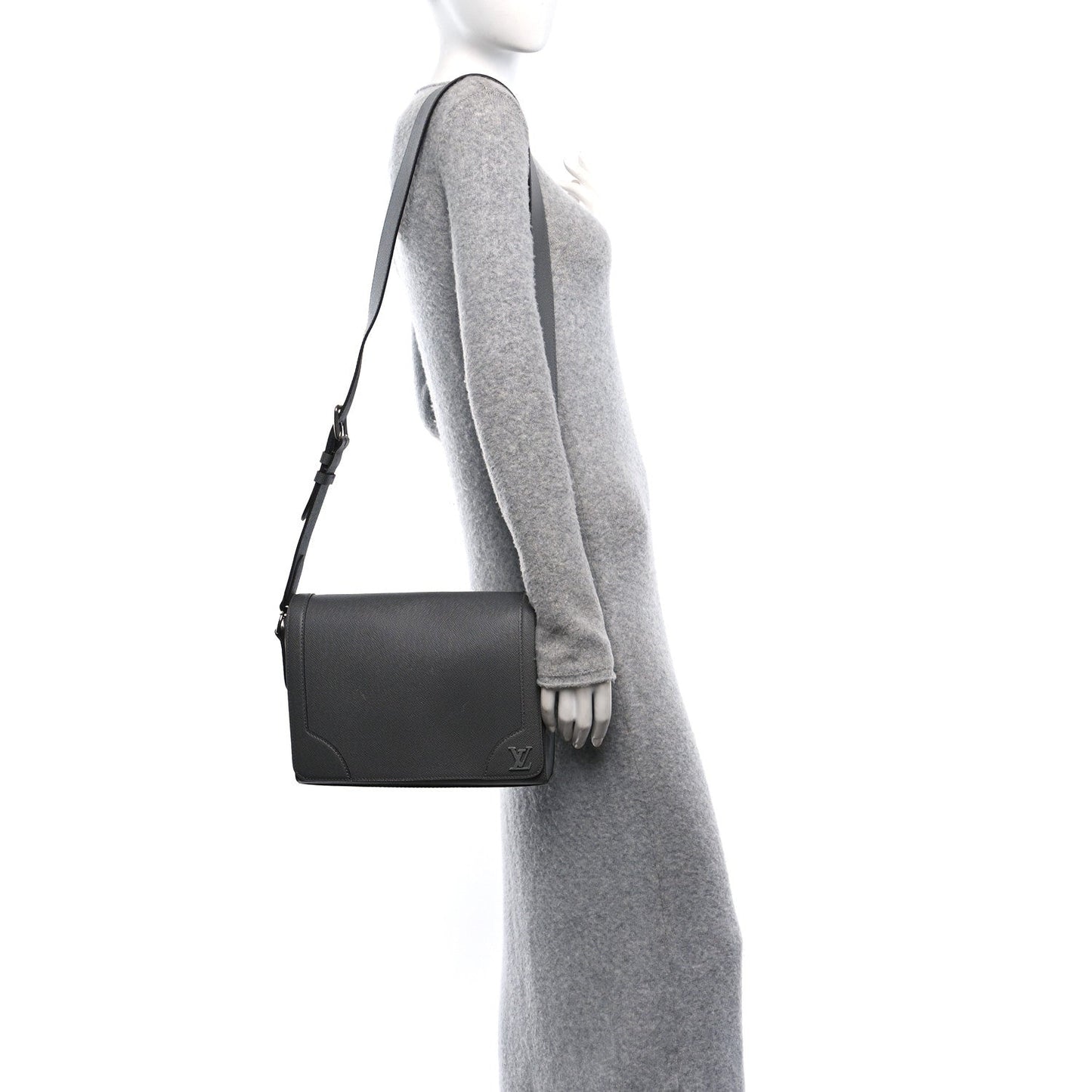 LOUIS VUITTON MEN'S TAIGA MESSENGER BAG