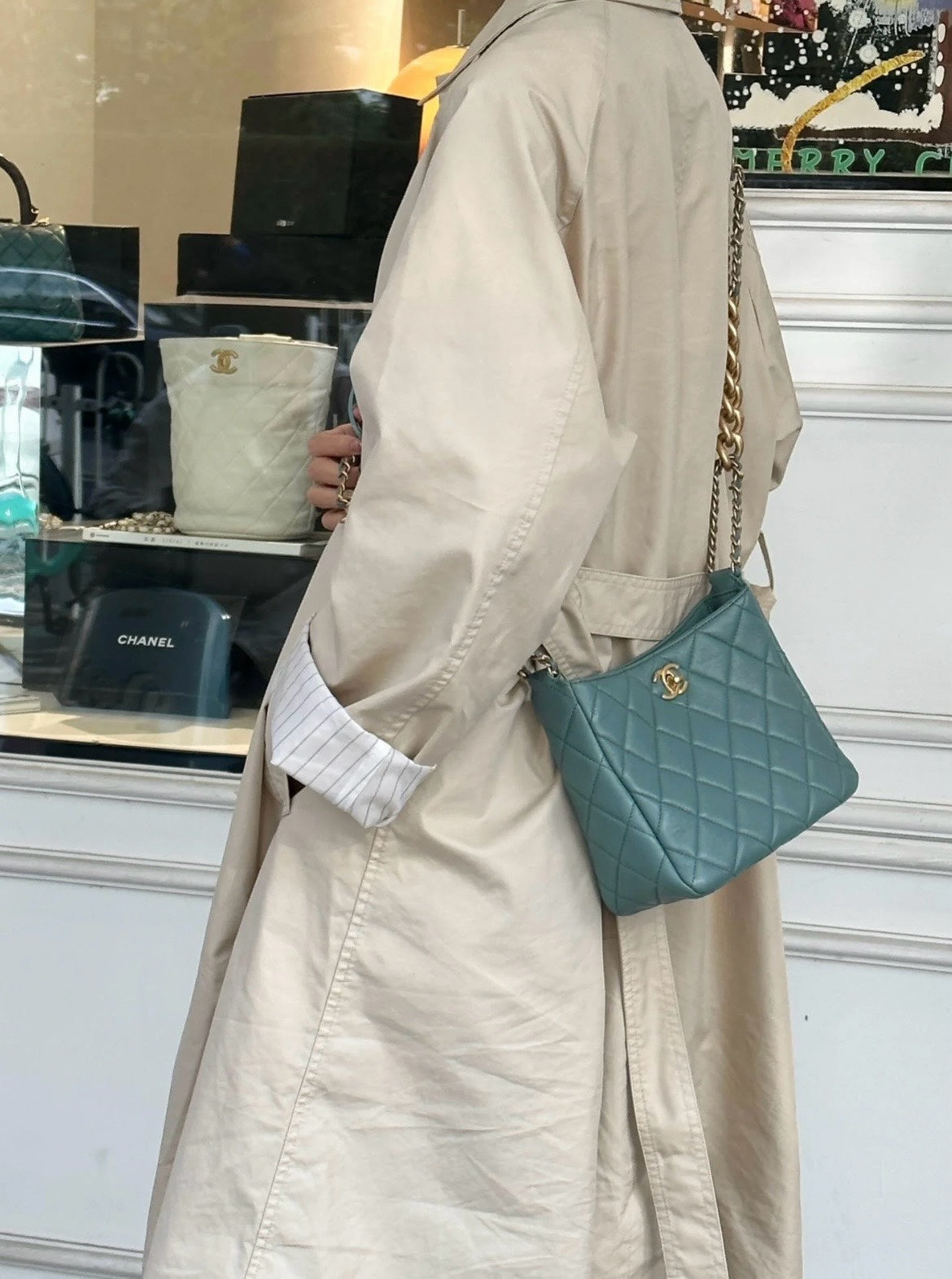 Chanel 22p Hobo Bag Mint Green Quilted Leather Medium Size Gold Chain Strap