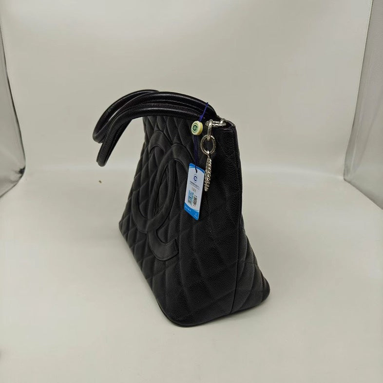 Chanel Hilton Black Caviar Hobo Underarm Tote in Black Leather