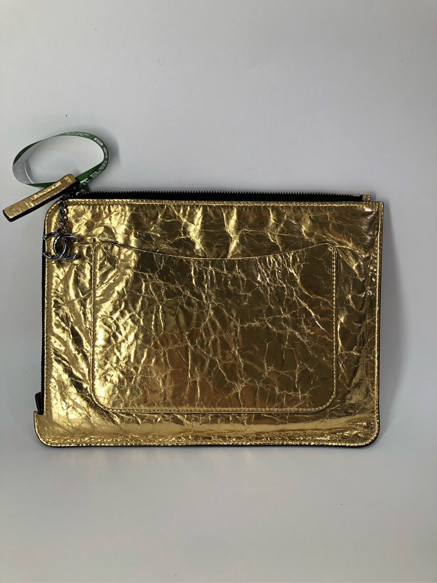 Preloved Chanel Je Ne Suis Pas En Solde Gold Leather Clutch