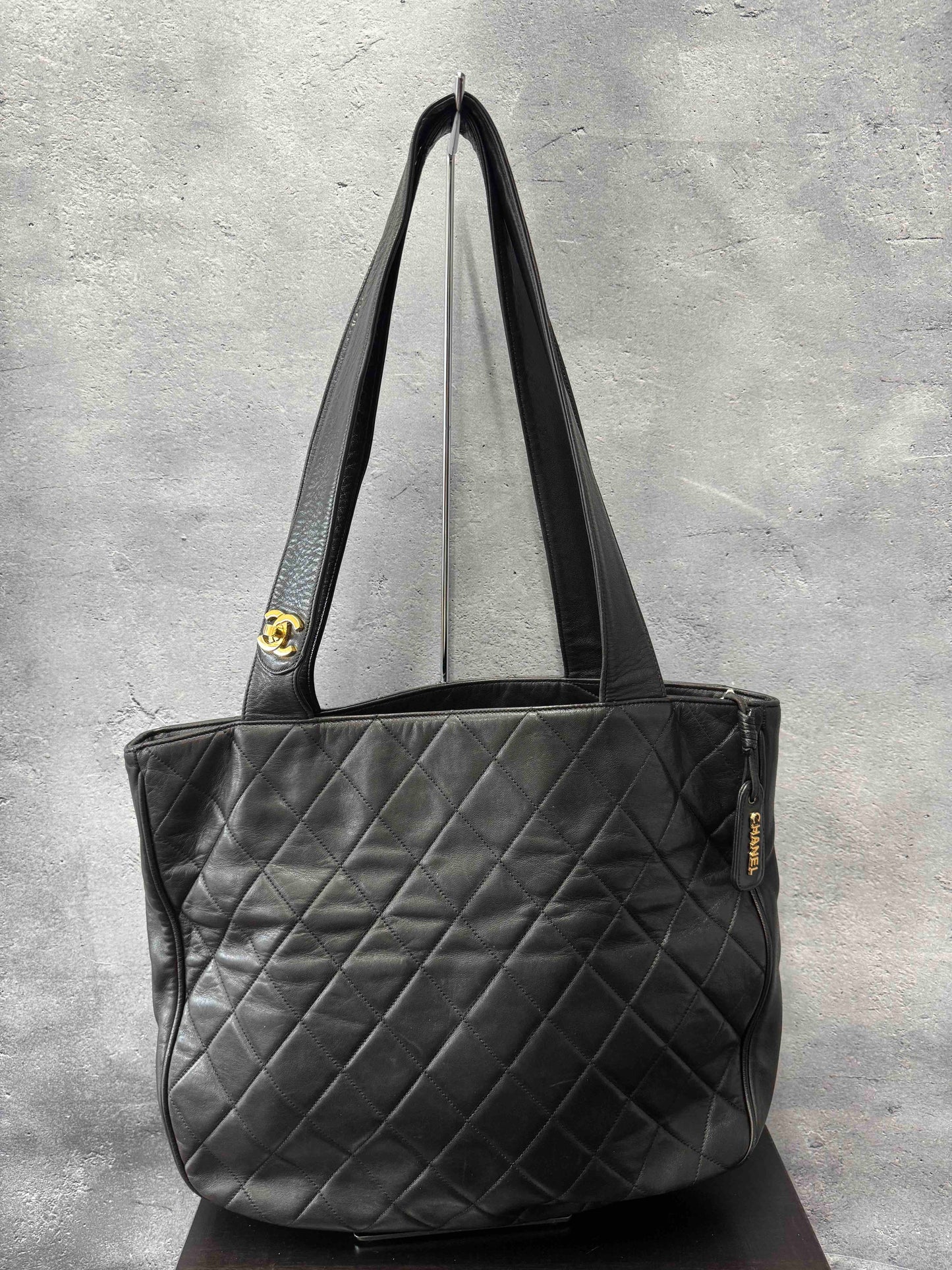 Chanel Long Strap RE868198000 Black Leather Tote