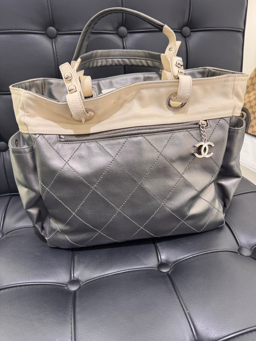 Chanel Vintage Tote Bag in Grey Leather