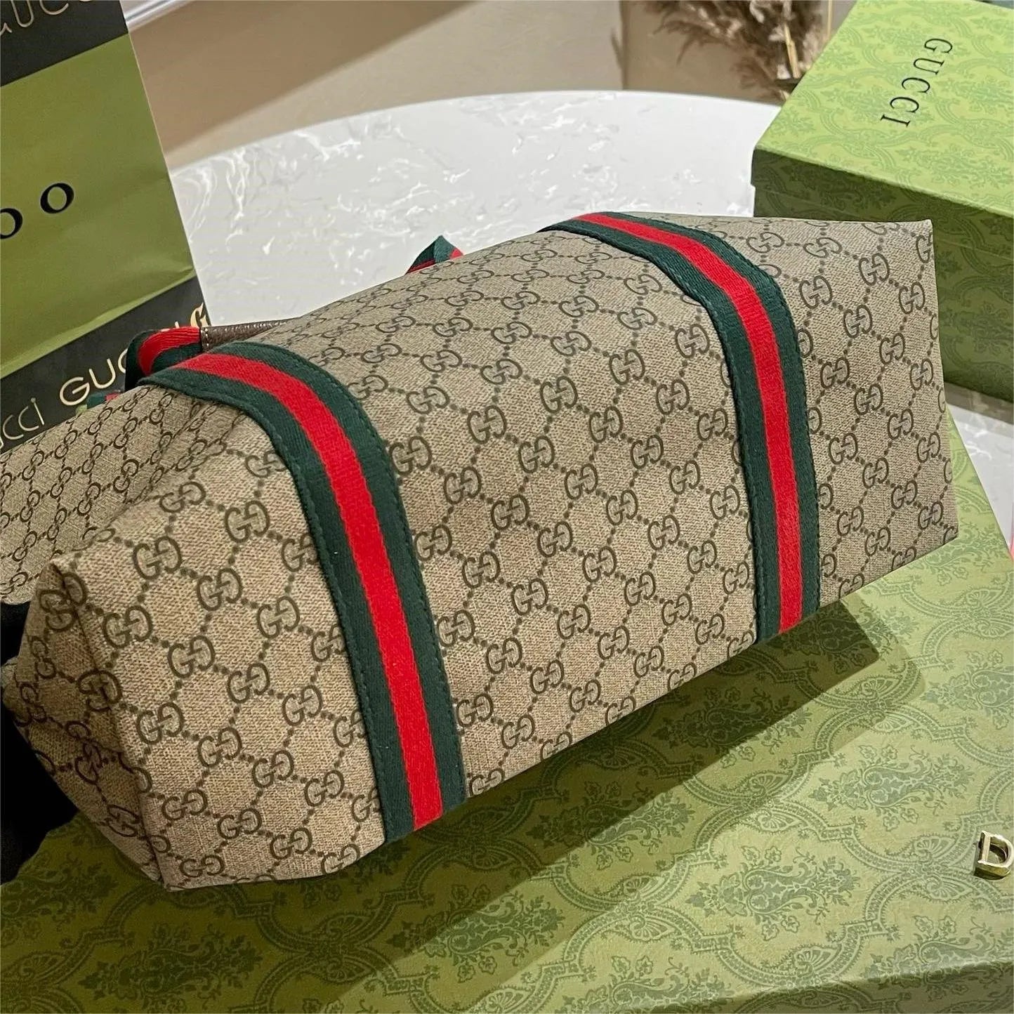 GUCCI TENDER MEDIUM TOTE BAG